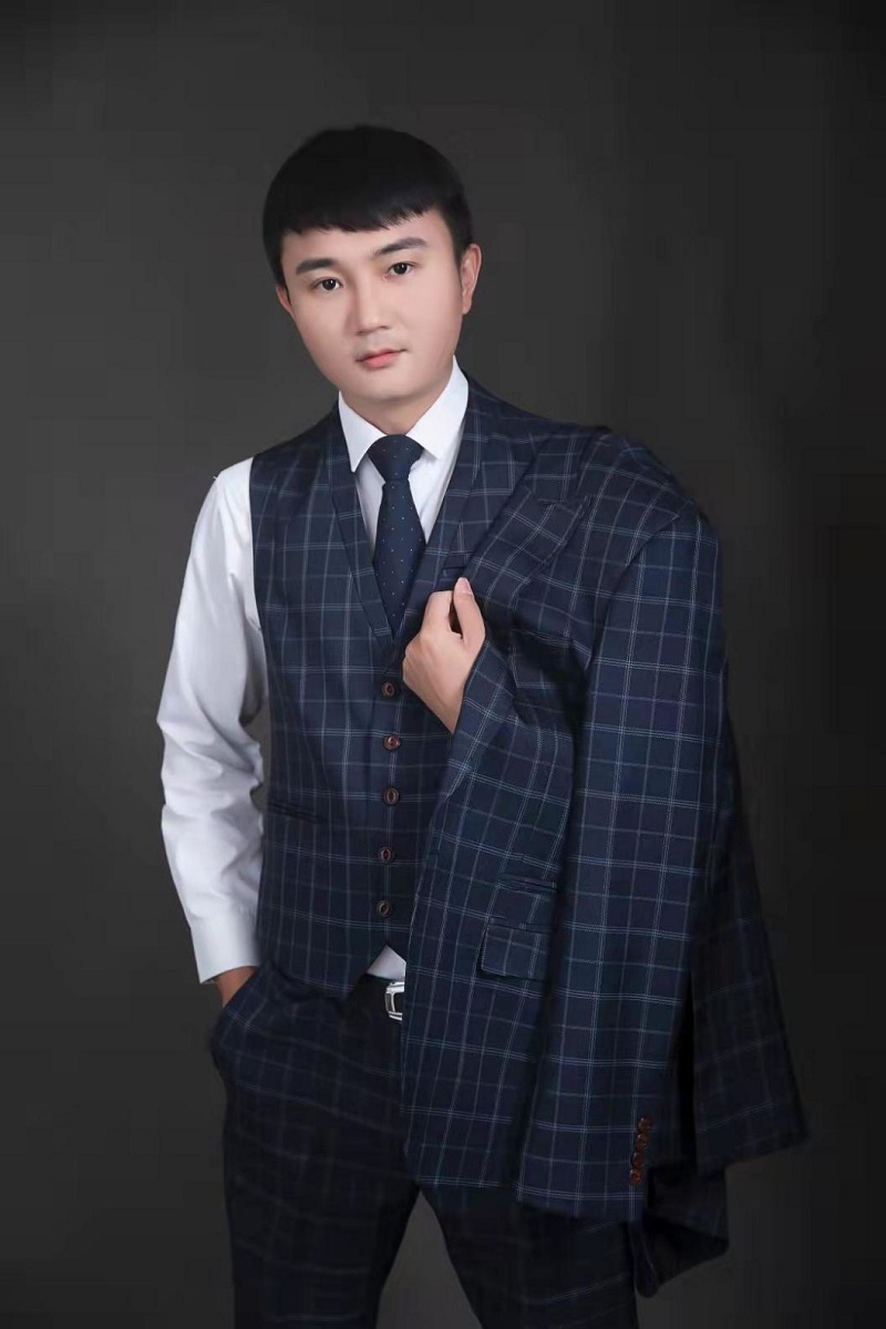  張寧 設(shè)計師